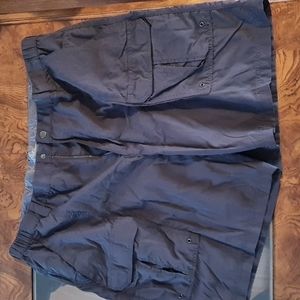 Mens Cargo Short NWOT size 44 Nylon Stlye- Dressy